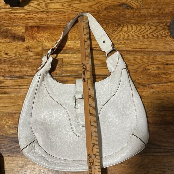 Michael kors pebble leather cream color shoulder bag - Picture 8 of 8
